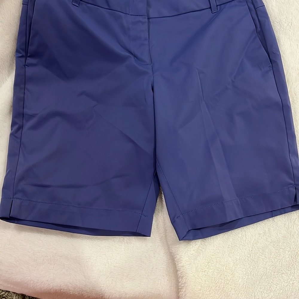 Periwinkle Blue Bermuda Shorts with Modern Cut. Size 4